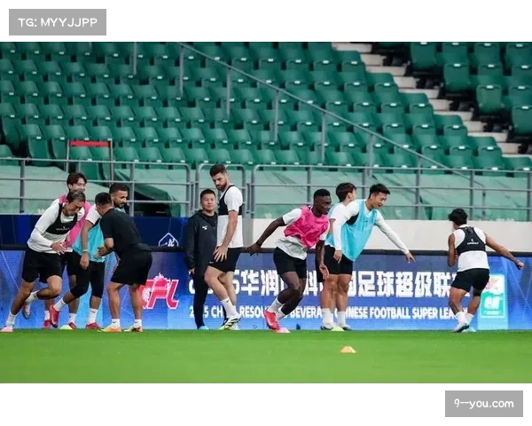 中超升班马赛季表现平稳 大连英博稳居中游位置 中超升班马赛季表现平稳 大连英博稳居中游位置